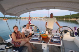 Første aften på båden med Josefine og Martin