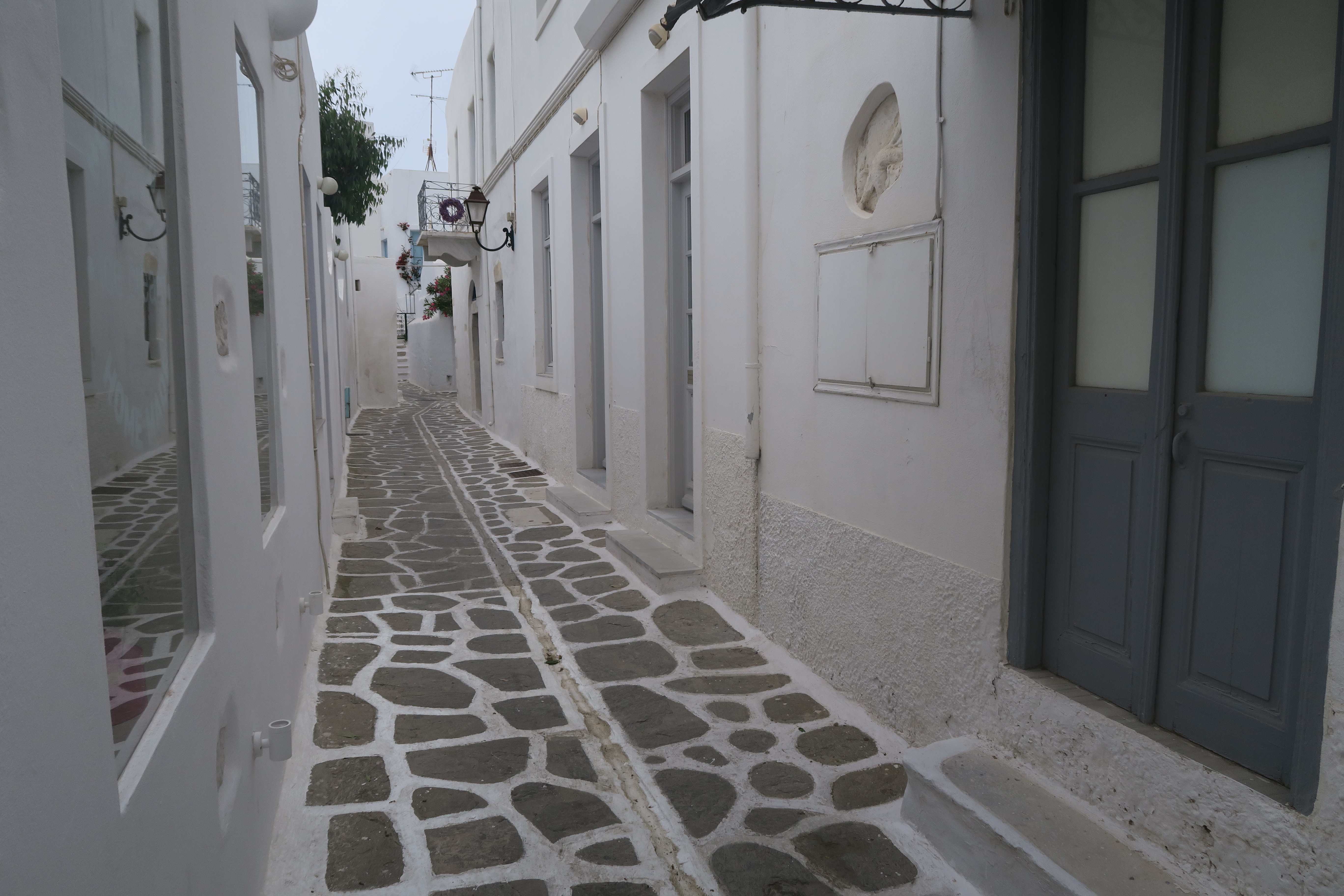 Kedeligt vejr men godt i havn på Paros