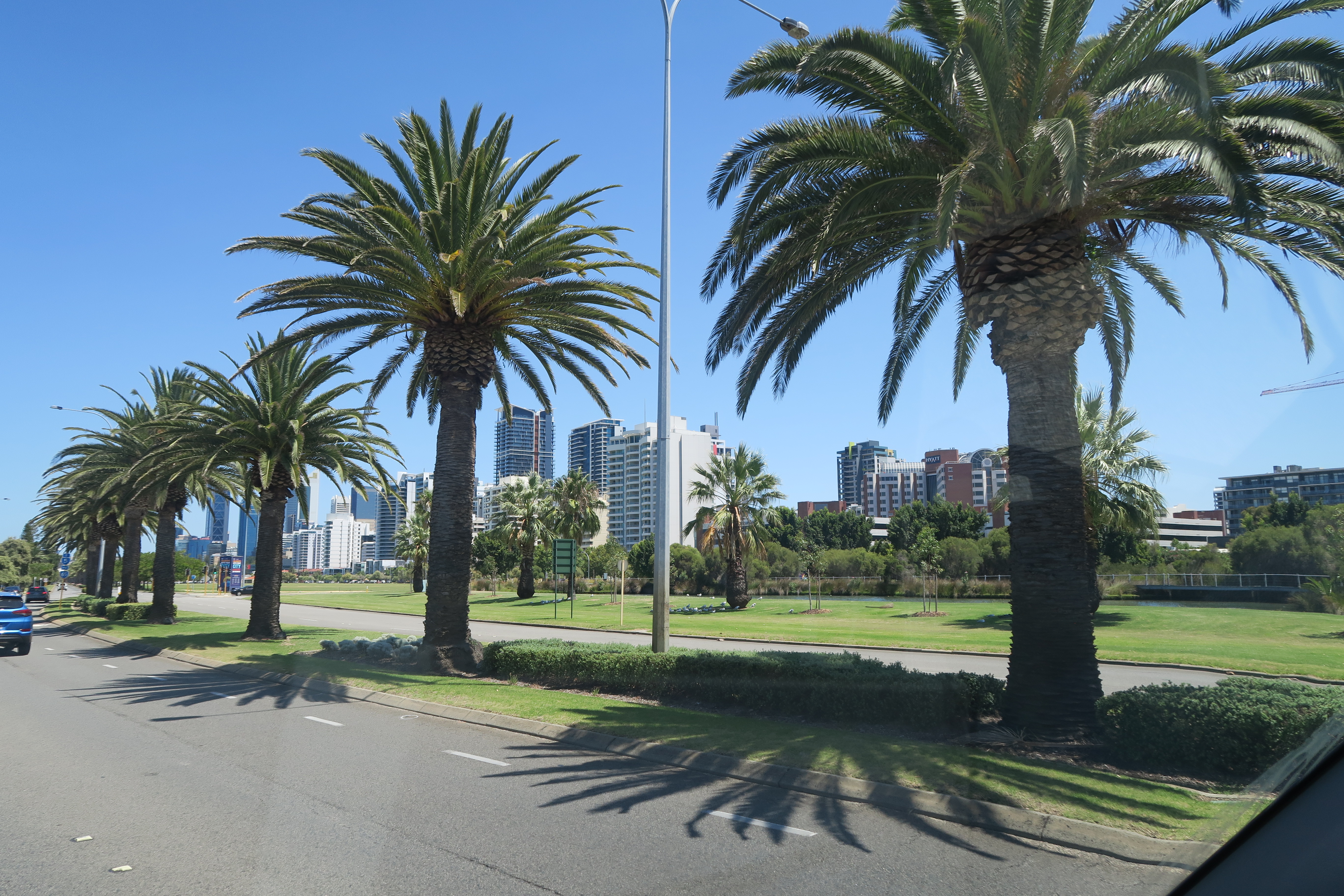 Videre mod Dwellingup med stop i Perth