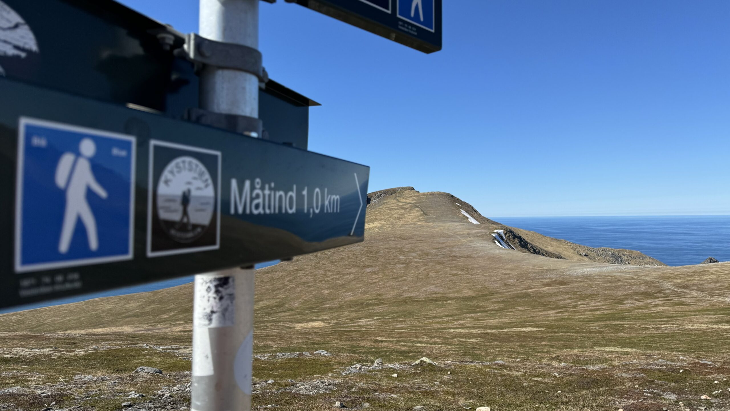 Vandretur til toppen af Måtind på øen Andøya