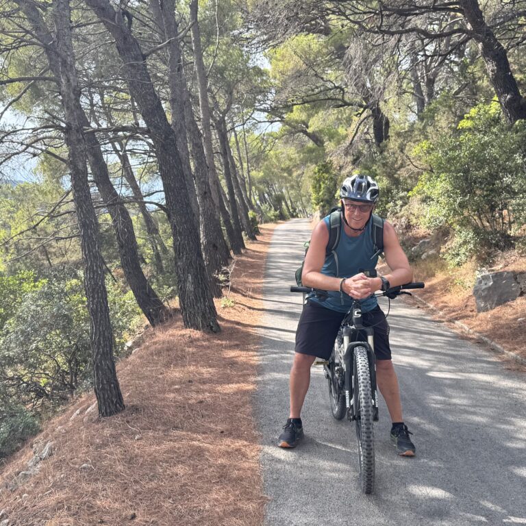 Smuk cykeltur og morring på restaurant Nine på øen Miljet