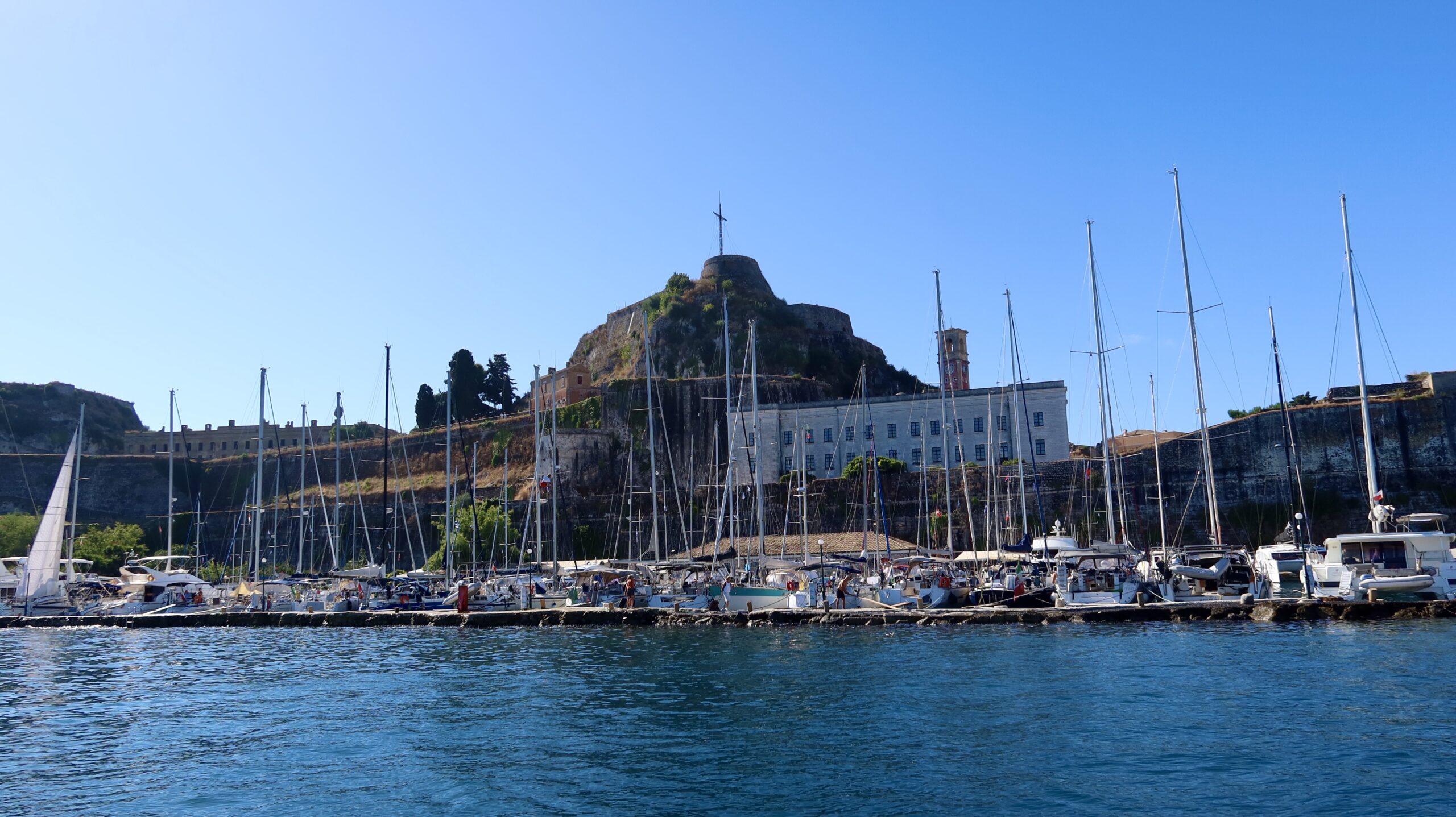 Afsted fra Corfu og syd på mod Parga på fastlandet