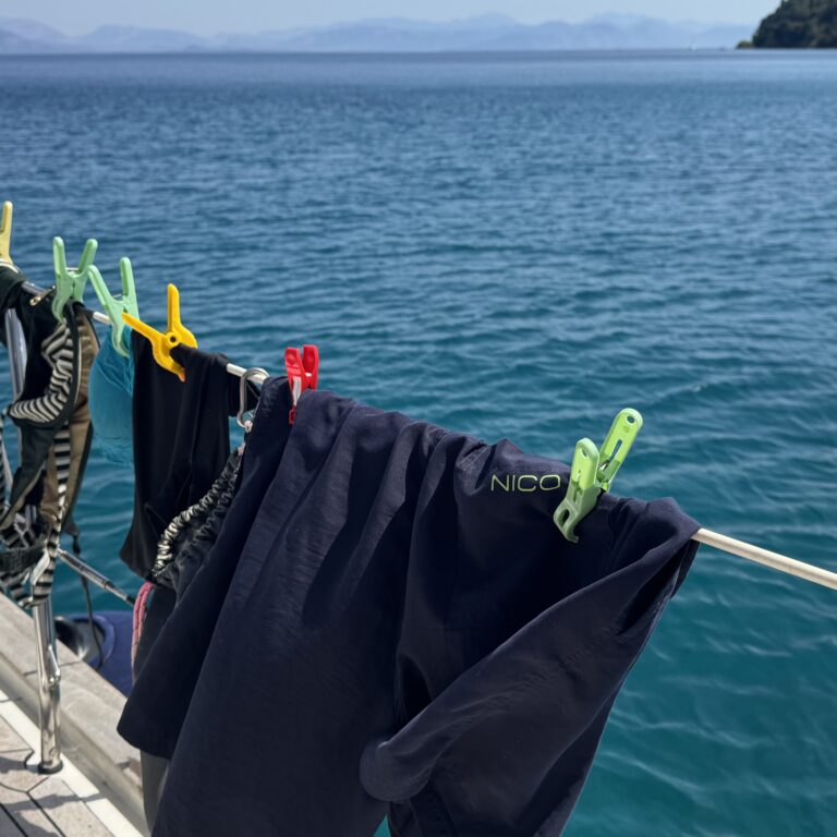 Forrygende sidste nat for svaj ved Boukari Beach på Corfu