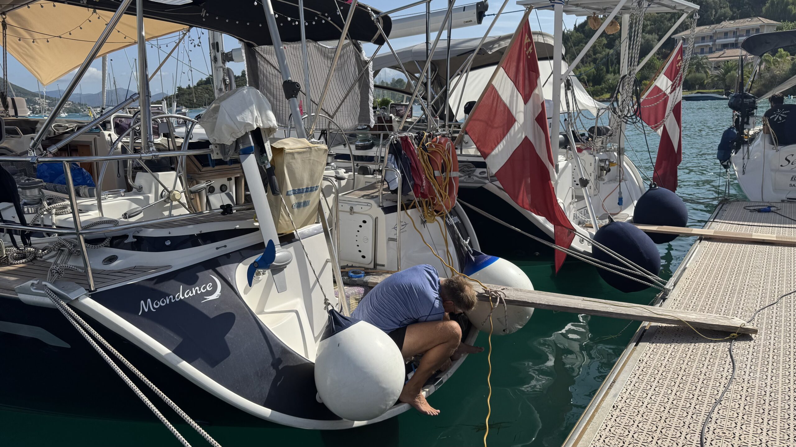 På hotelpontoon i Nidri på Lefkada