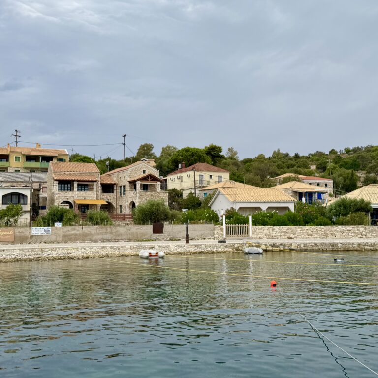 Fra leben i Sami til relax på Kastos