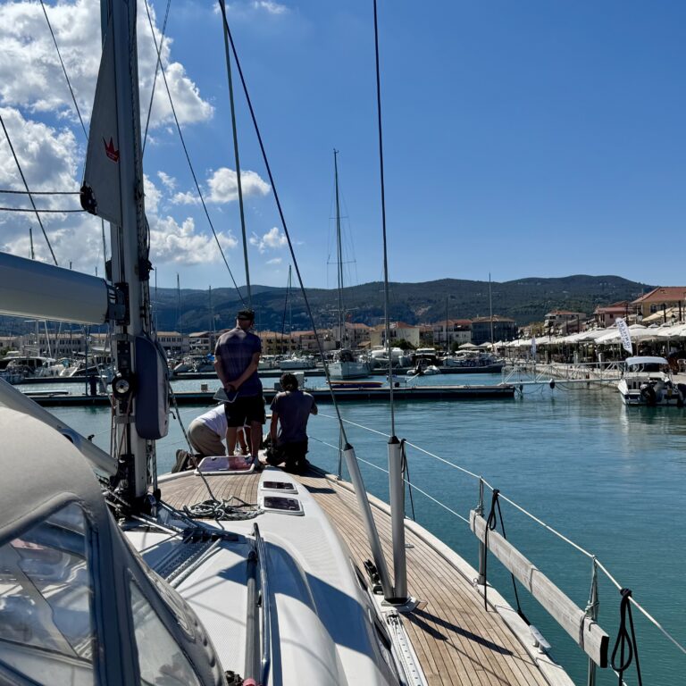 Fra Abelaki Bay på Meganisi til Lefkada by